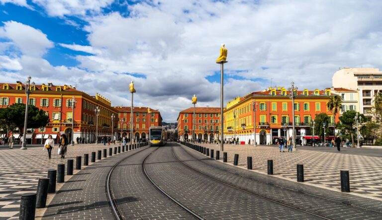 Grève Lignes d’Azur lundi 17 août 2026 à Nice : les bus et trams qui circulent